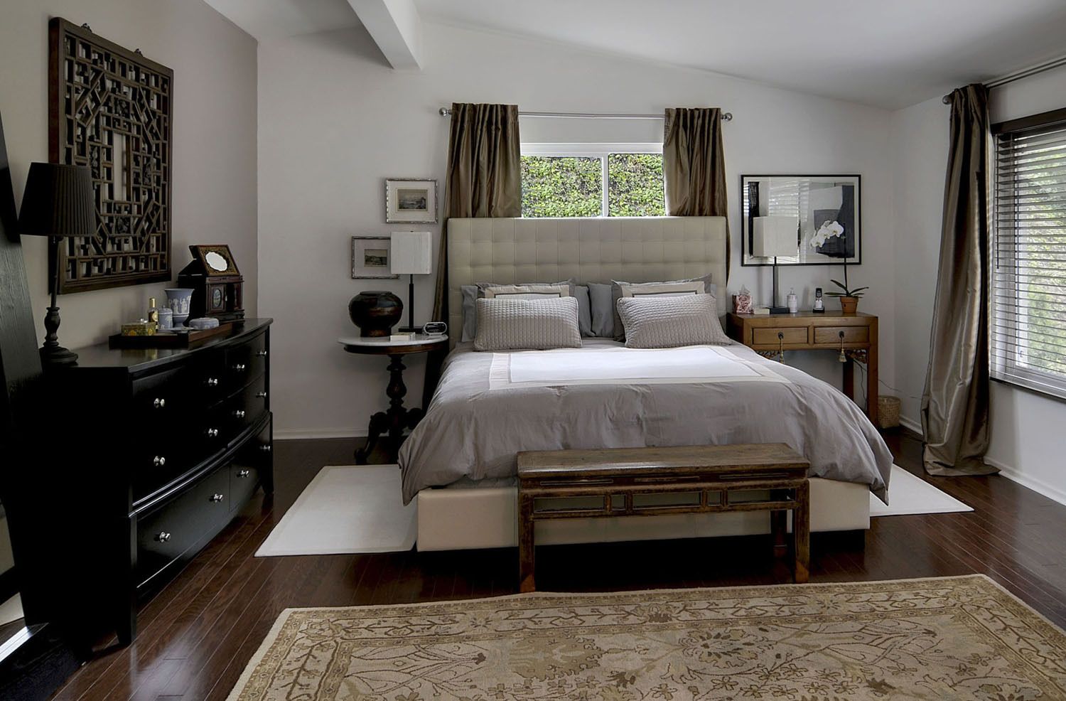 14_0_224_1r14_longridge_master_bedroom_crop.jpg