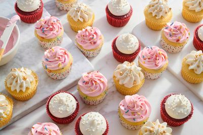 Cupcake decorating