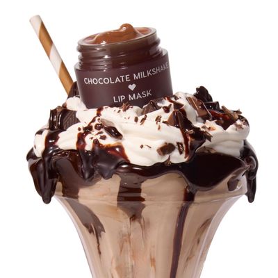 AmyPaliwoda_PropStylist_ChocolateMilkshake_Lipmask_InShake.jpg