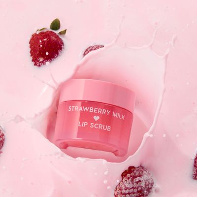 AmyPaliwoda_PropStylist_Colourpop_LipMask_StrawberryMilk_Splash.jpg