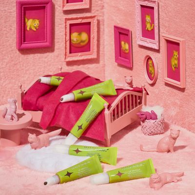 Lipstick | Pink Cats | Amy Paliwoda : Los Angeles Prop Stylist