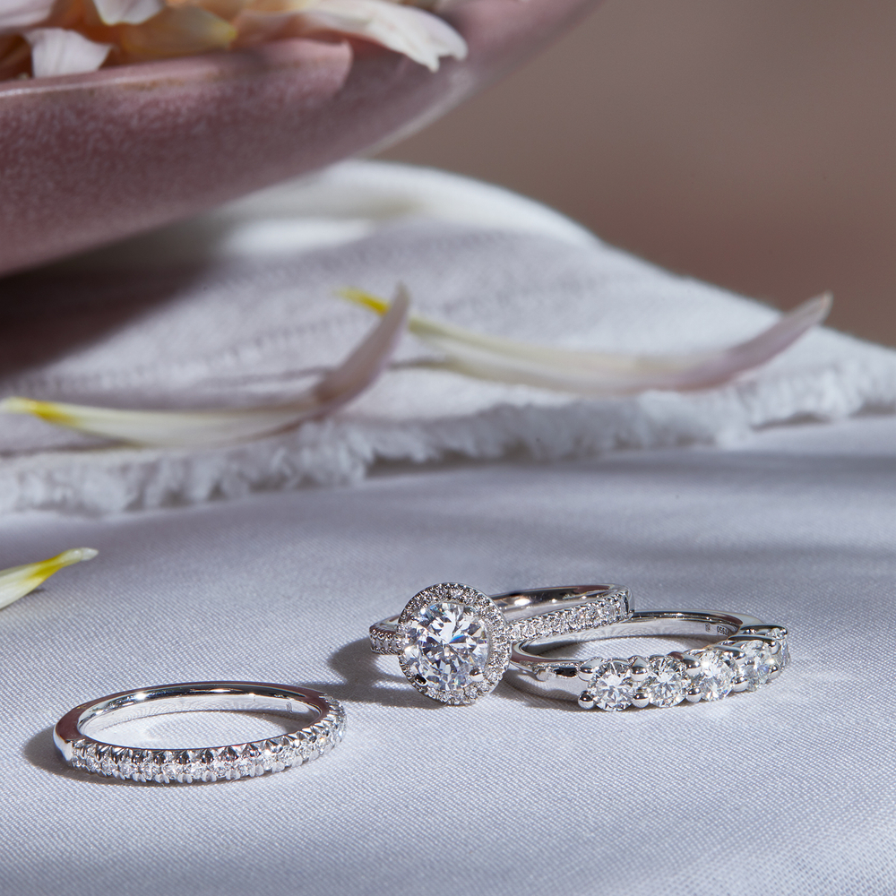 Gorgeous diamond photography, luxury diamond rings, luxury product photographer, 5 carat diamond ring Gorgeous Diamond Ring Set Blue Nile