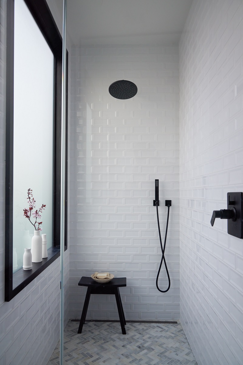 Shower with frosted glass window