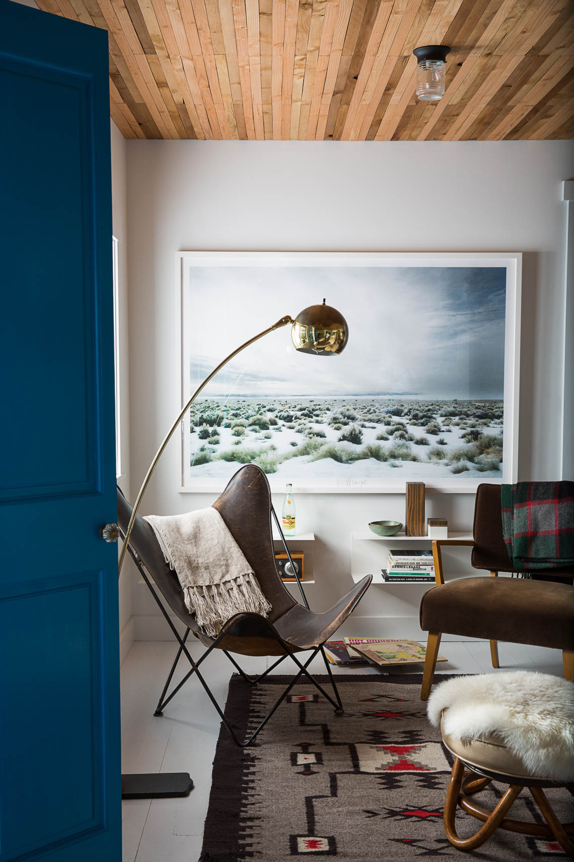 Arch Lamp with Butterfly Chair