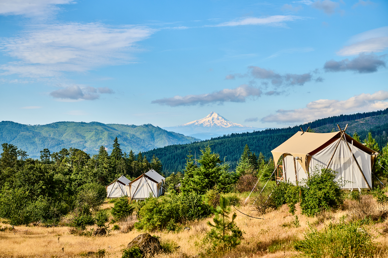 commercial lifestyle food and beverage photographer sarah flotard for under canvas outdoor elevated living and glamping in the pacific northwest mount hood  commercial lifestyle food and beverage photographer sarah flotard for under canvas outdoor elevated living and glamping in the pacific northwest mount hood