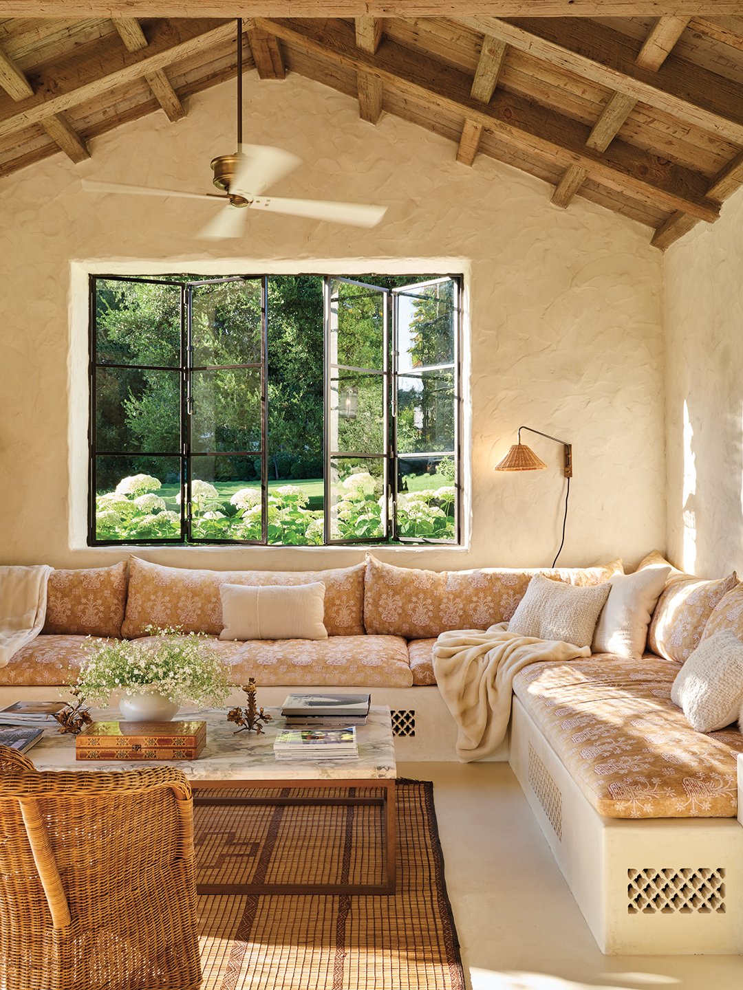 EMILY BOWSER - LA based interior and soft goods stylist
