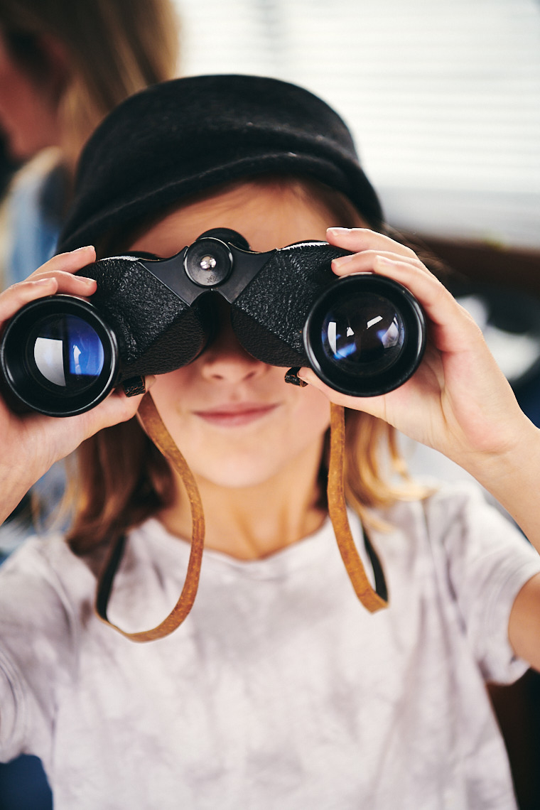 Kid with binoculars 