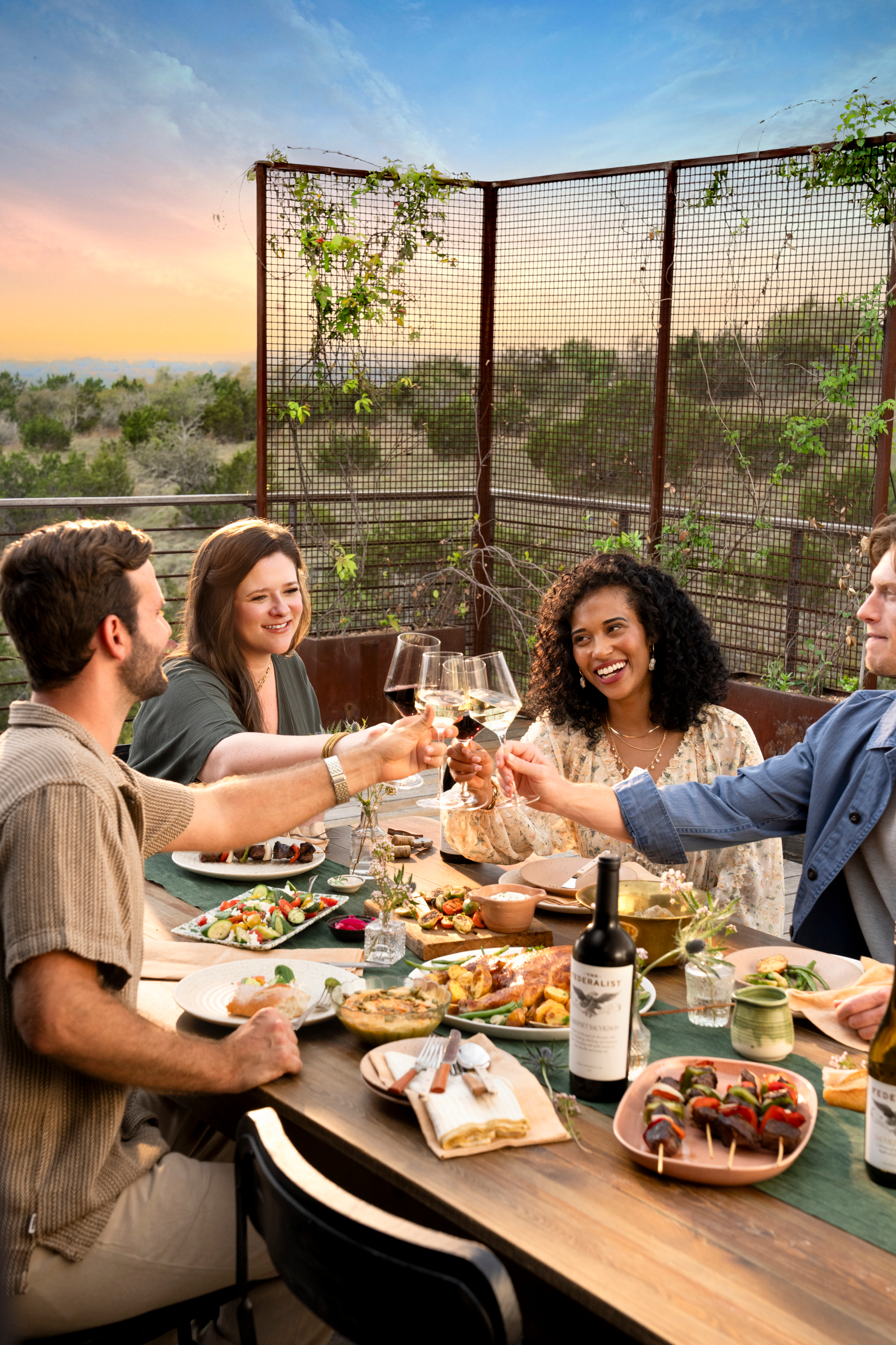 Federalist_Dinner_Lifestyle_034_RT-Retouched.jpeg