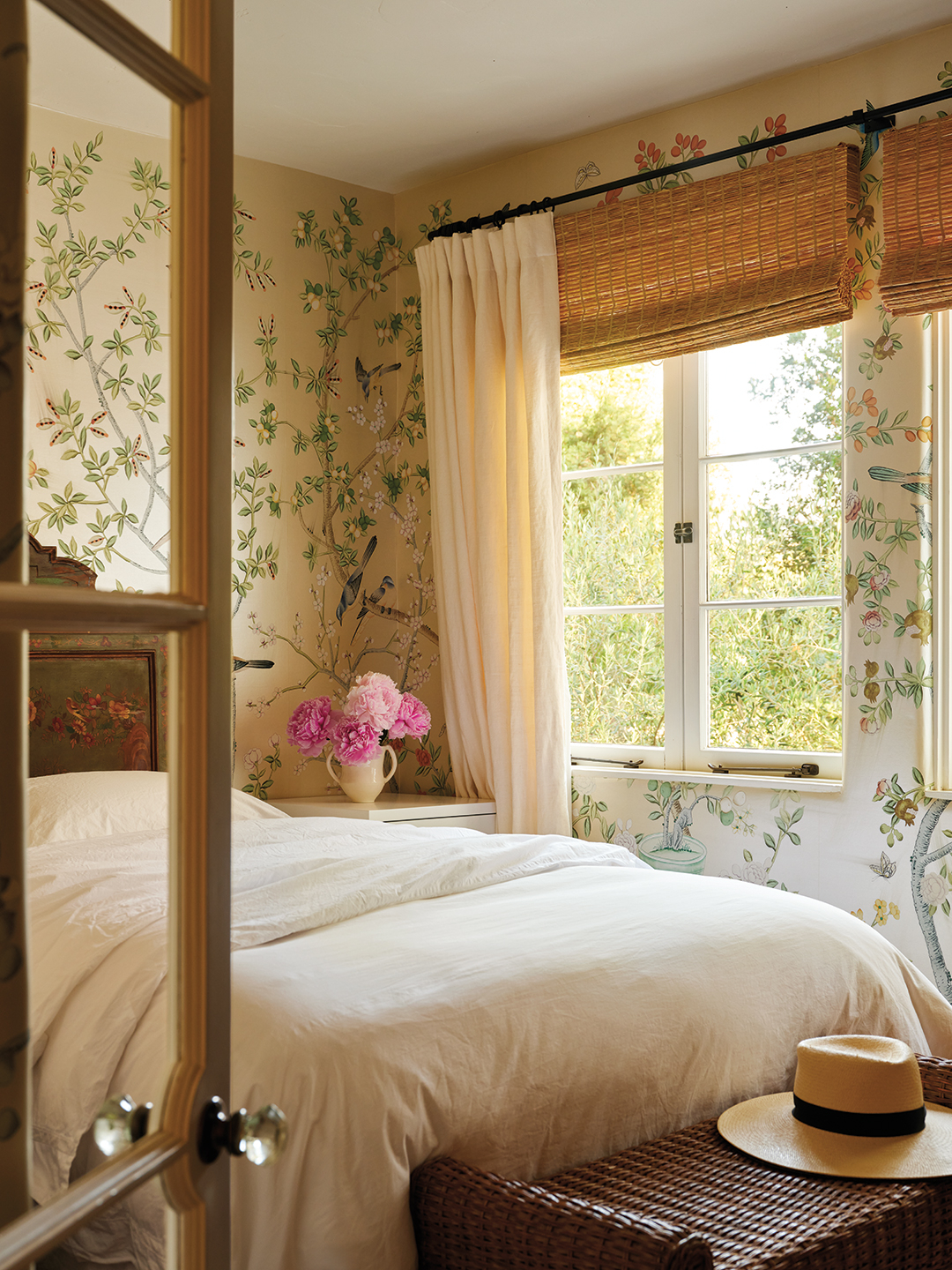 cozy cottage stye bedroom