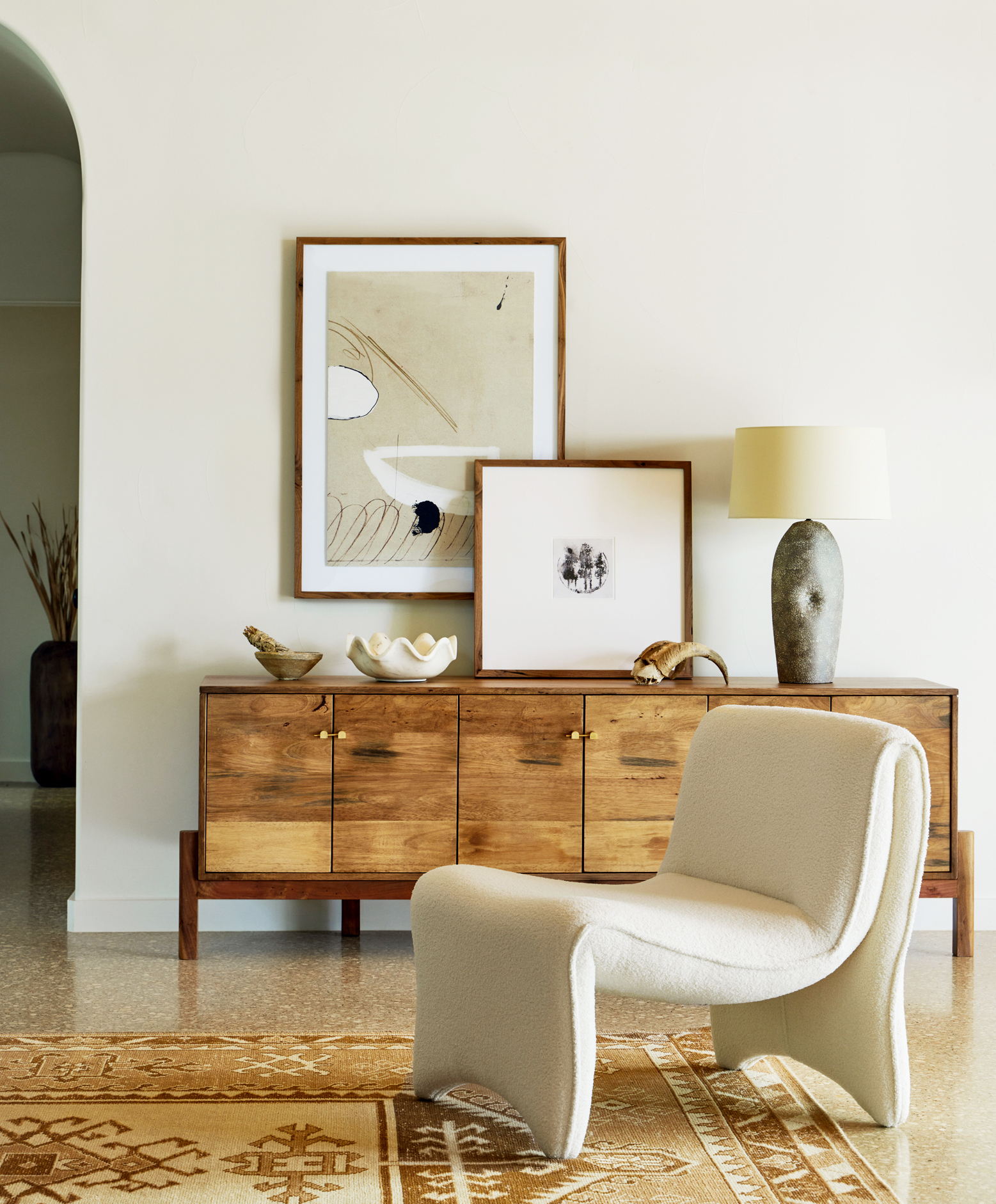 Contemporary sitting area