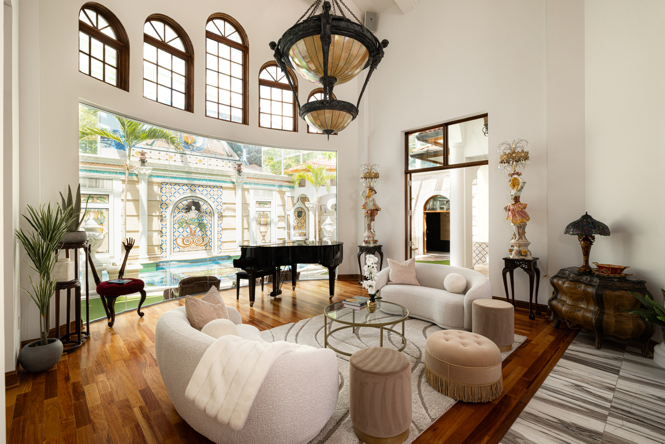 interior retoucher emily jahr 