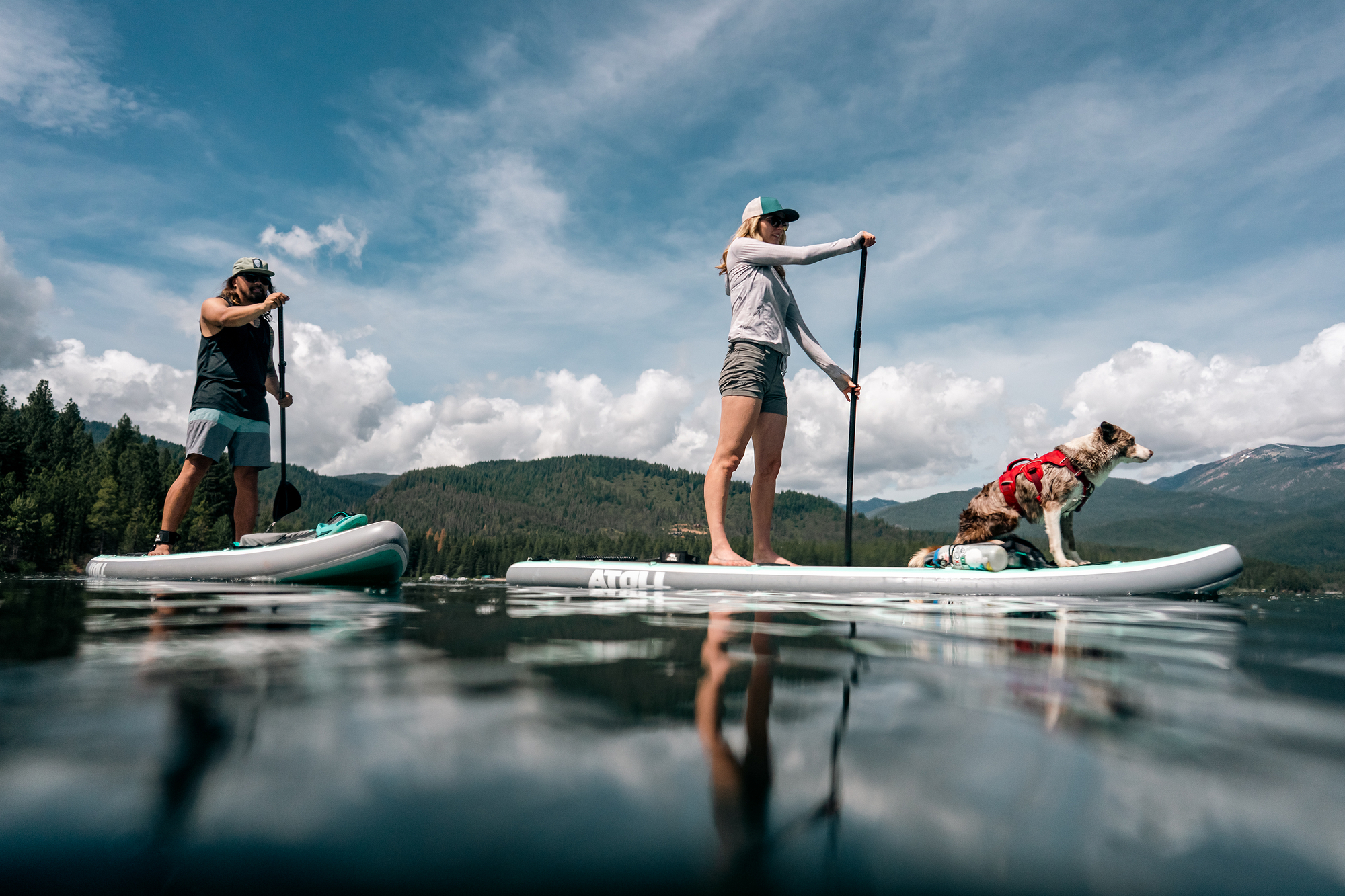 Reflections on the surface of the lake 