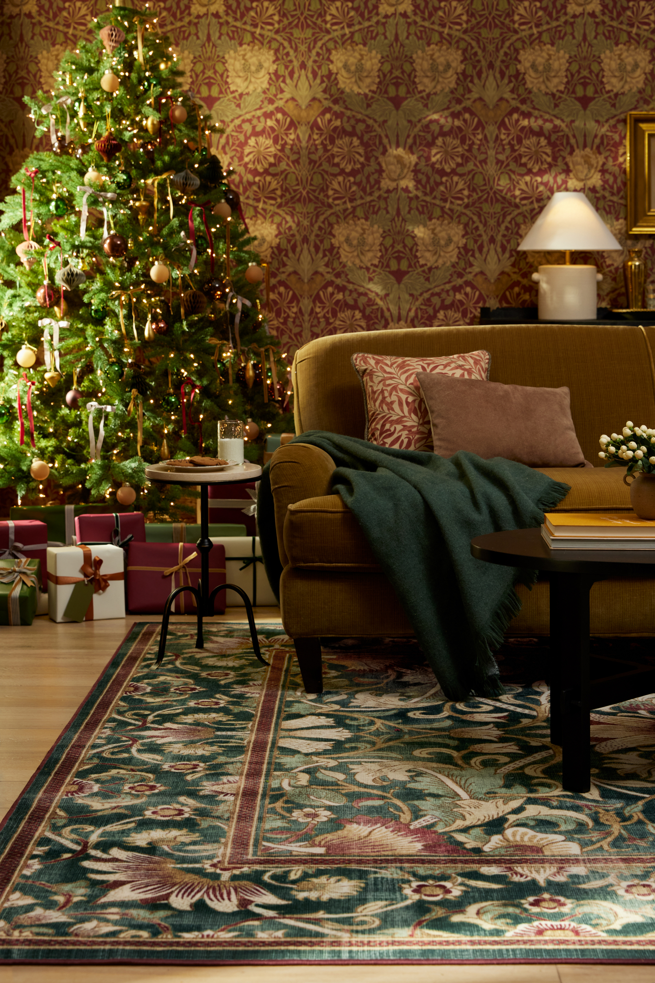 seattles best commercial stylist Emily bowser for Ruggable holiday 