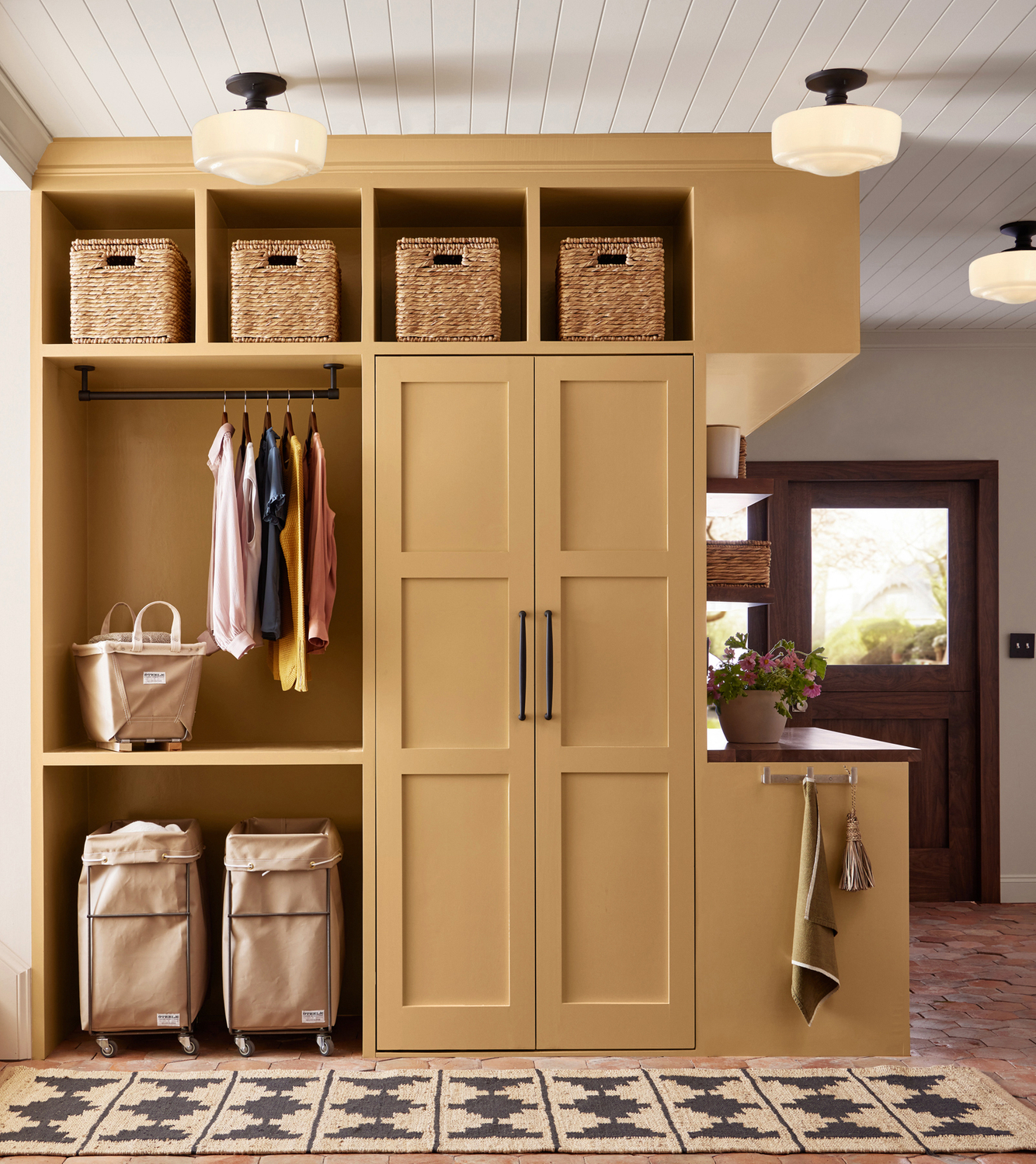 2023_Q4_Refined_Contemporary_Mudroom_Maverick_Main_Laundry_Final.jpg