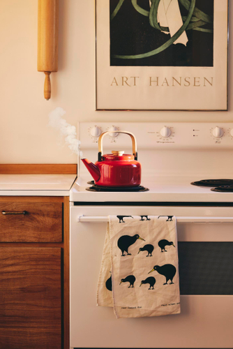 red kettle on oven 