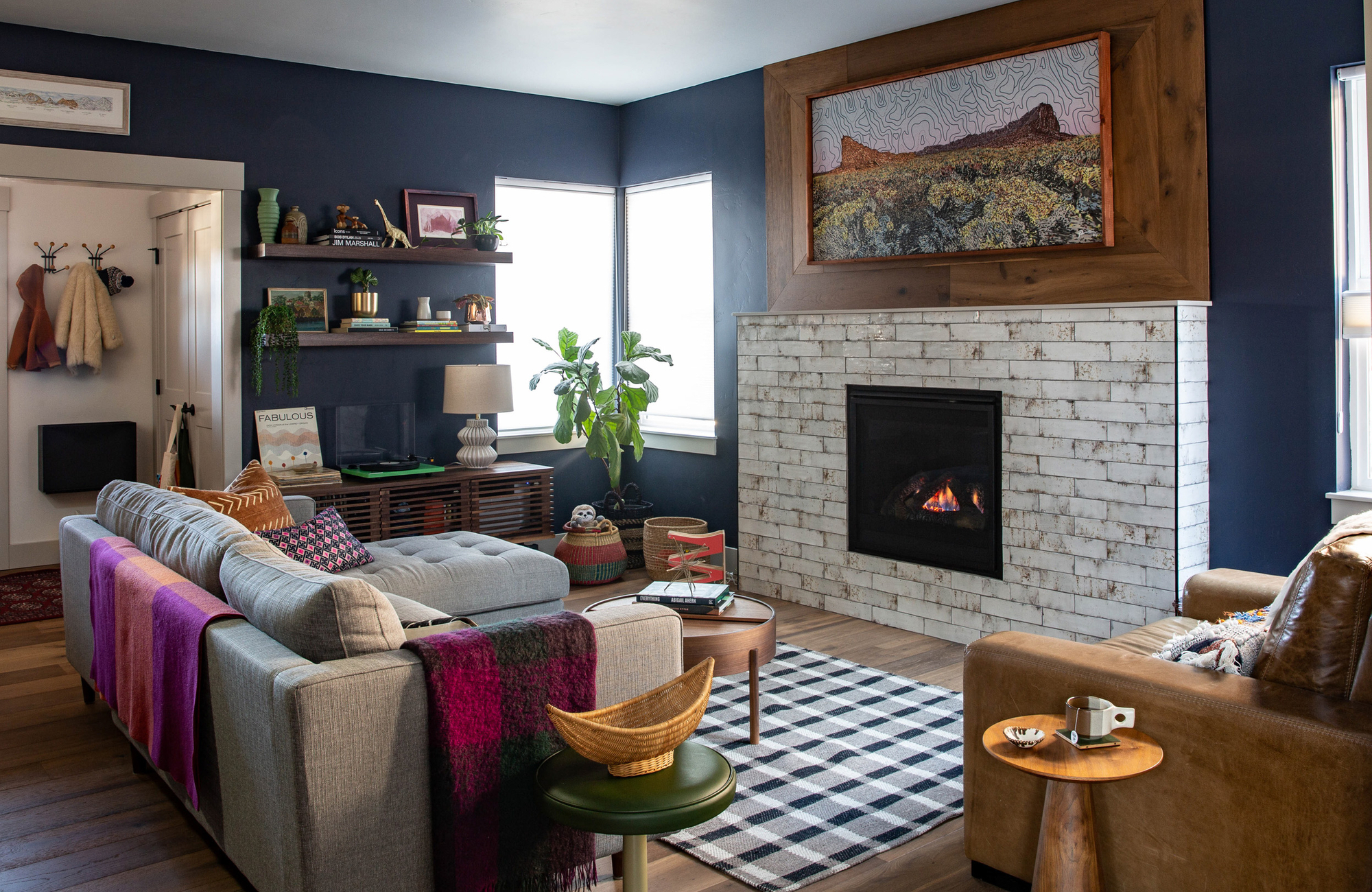 TricornBlack_wallpaper_color_OregonHome_zeewendell_interiors--8.jpg