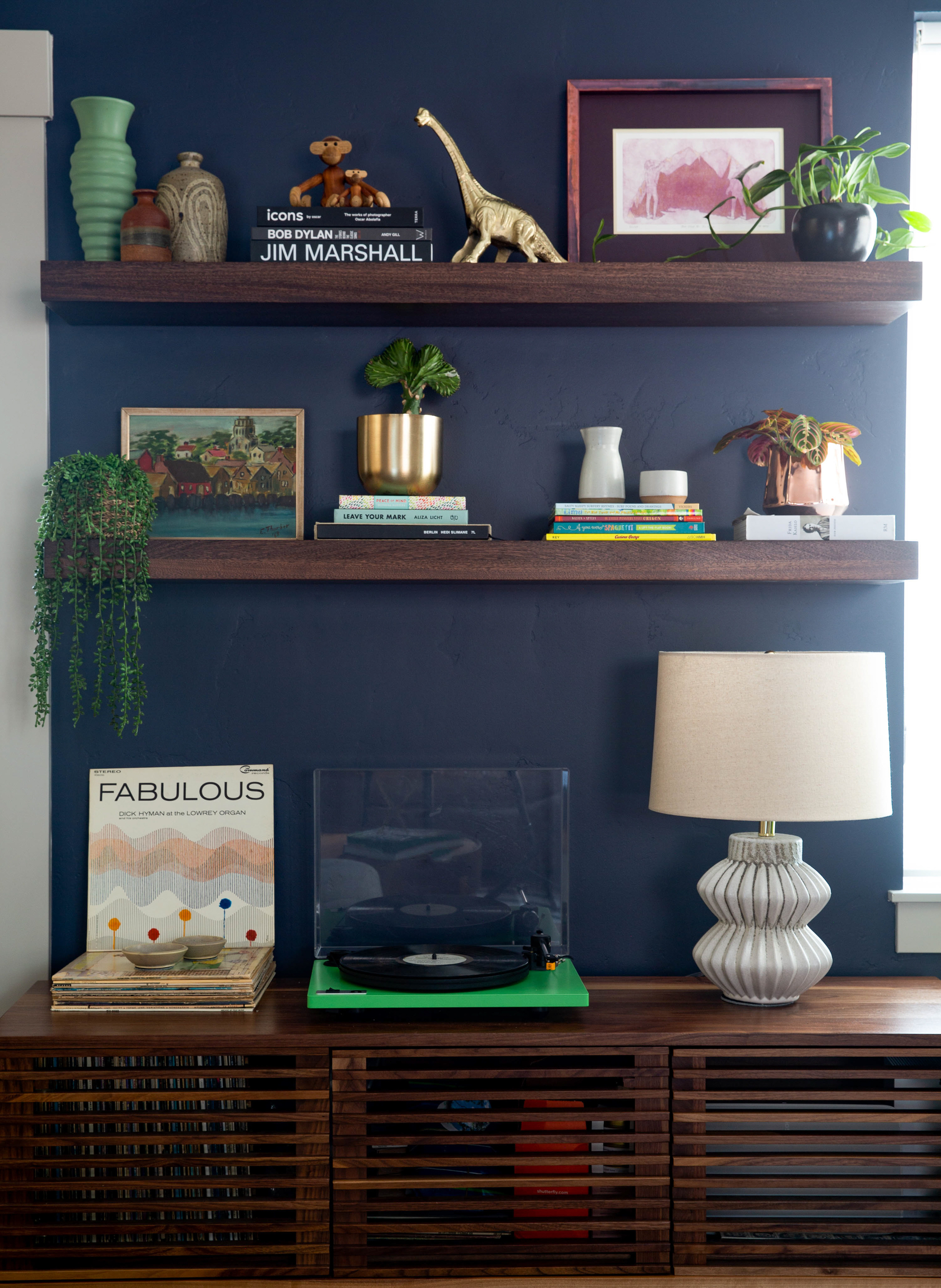 TricornBlack_wallpaper_color_OregonHome_zeewendell_interiors-2.jpg