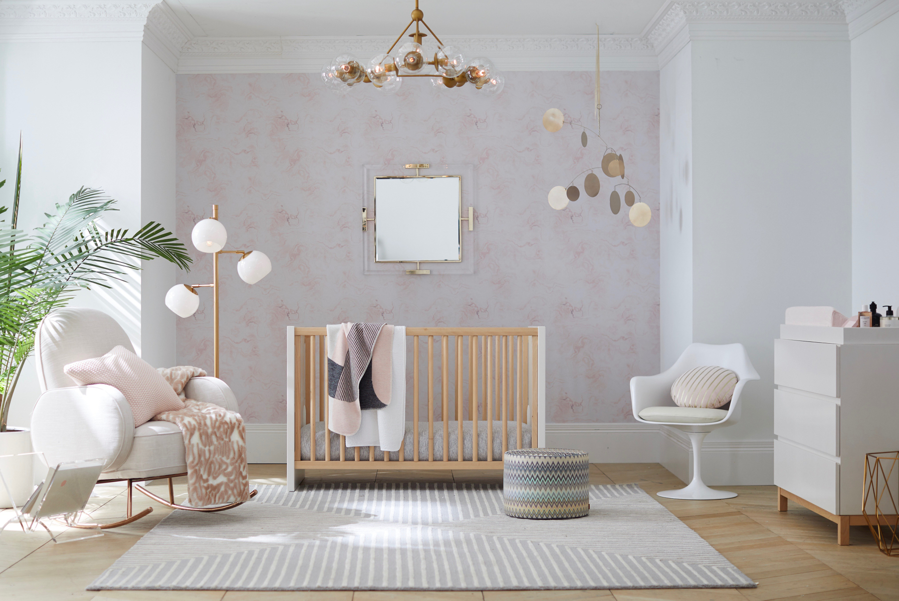 Baby's room decorating ideas, pink and white