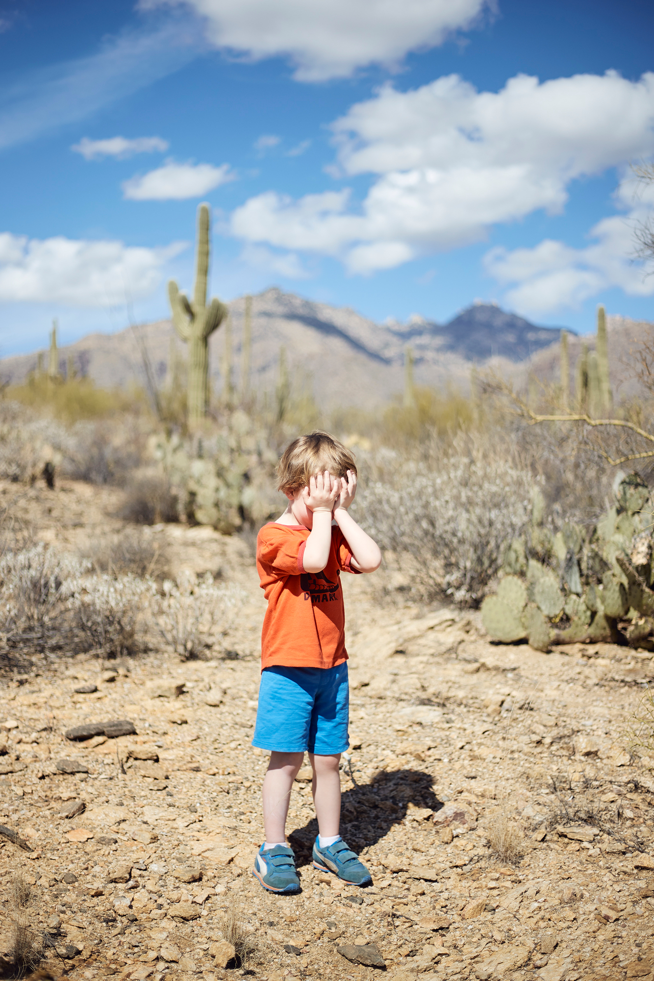 Kid in the desert 