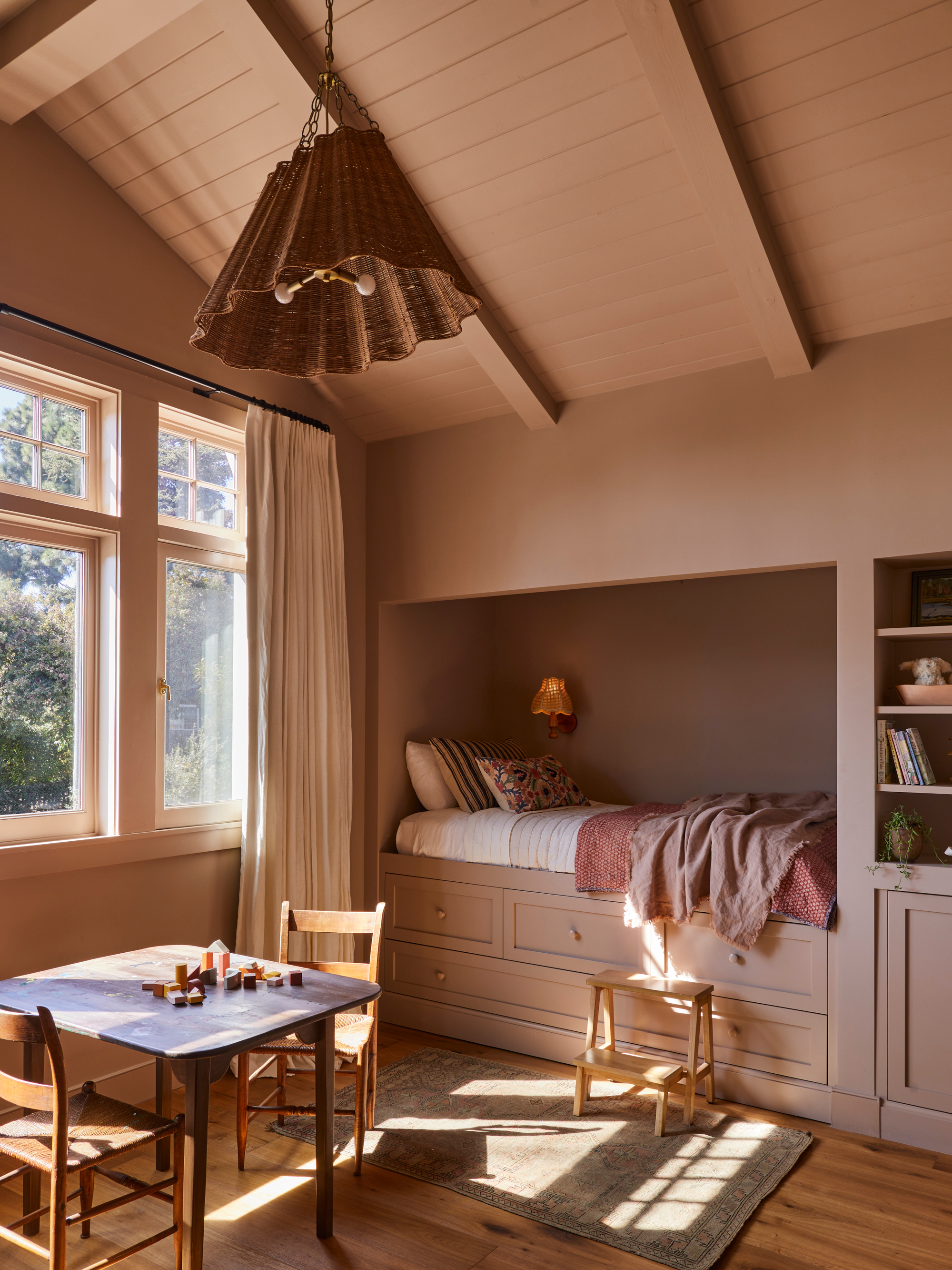 Emily Bowser -Seattle Based Interior Stylist 