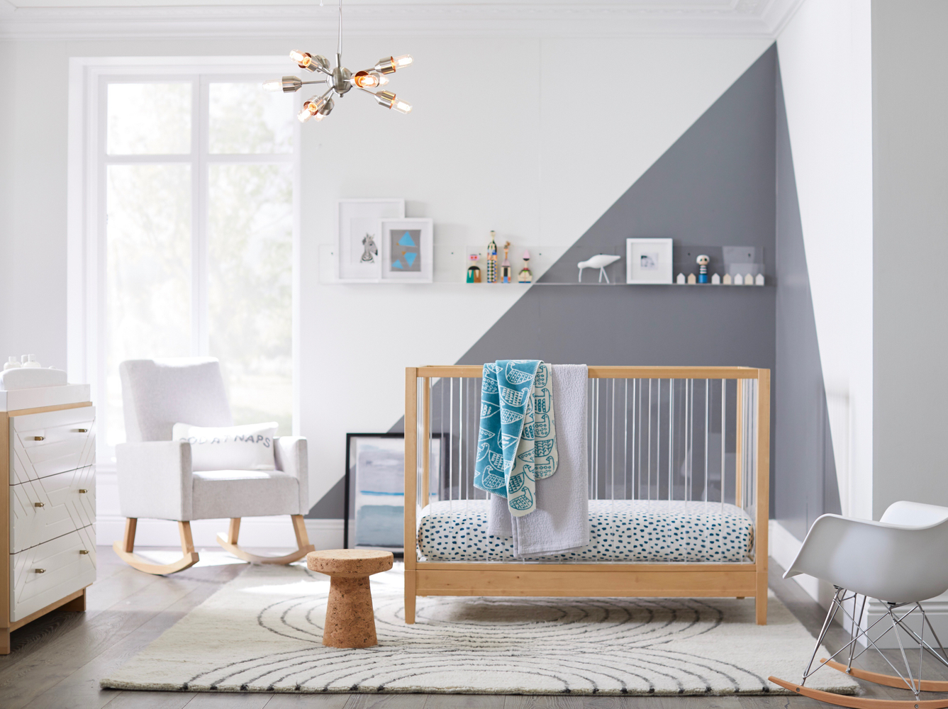 How to decorate a nursery with clean lines