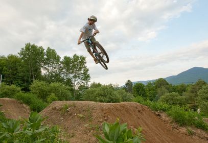 1r201106_dirtjump0695