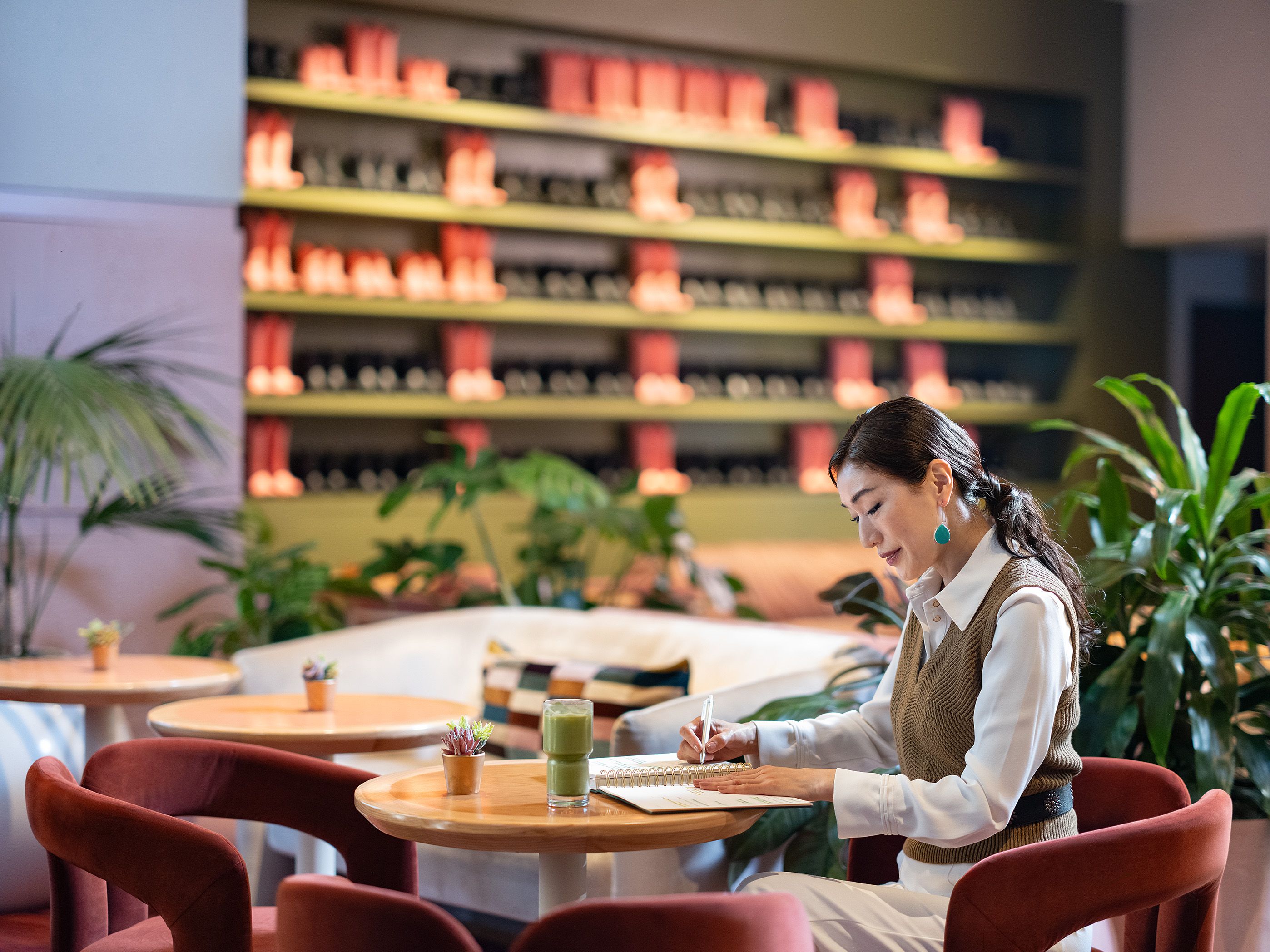 RH_AUSBR_BUSINESS_TRAVELER_MORNINGBIRD copy.jpg