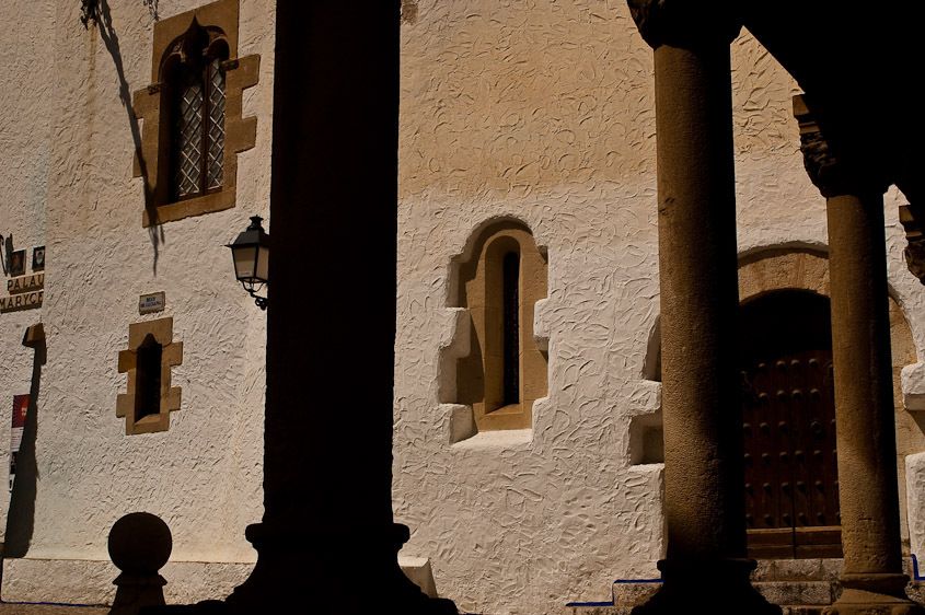 Spanish architecture and columns