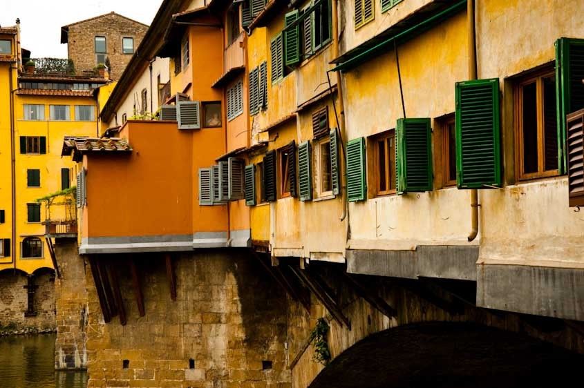 Old window shades of ponte veccio