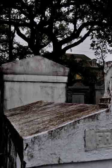 Lafayette cemetary, Garden district Grave perspective