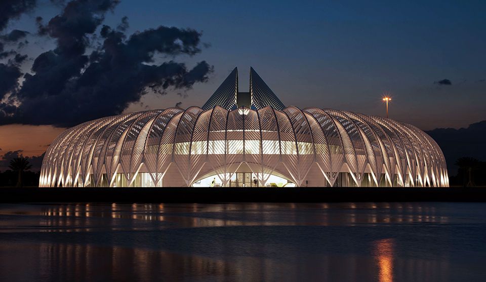 1florida_polytechnic_university_ist_building_exterior_twilight_south_entrance_reflection_crop_960.jpg