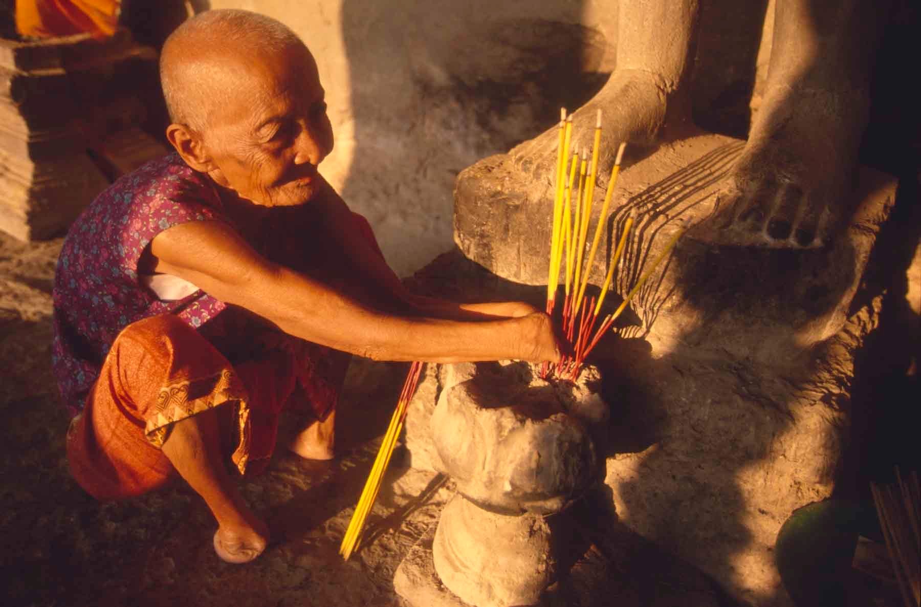 1r20100630_20100630_cambodia_nl_04_07_006
