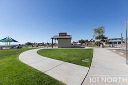 Recreational 16-3.jpg