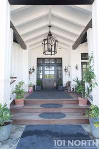 Farmhouse 04-136.jpg