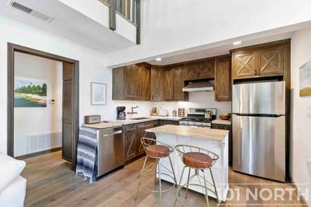 Contemporary 43-85.jpg