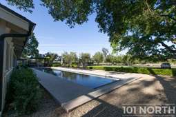 Farmhouse 01-148.jpg