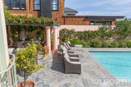 Beach House 17-52.jpg