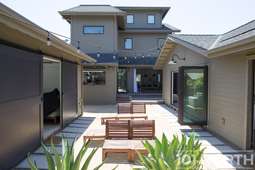 Contemporary 13-120.jpg