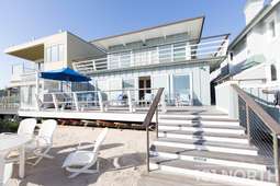 Beach House 13-32.jpg