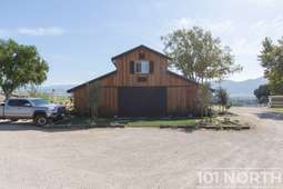 Farmhouse 04-116.jpg