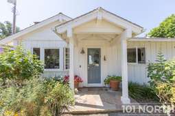 Beach House 15-70.jpg