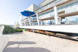 Beach House 13-49.jpg