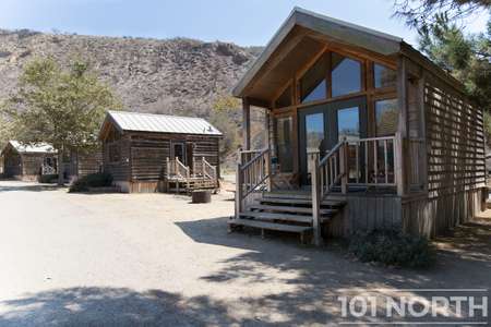 Cabin 02-31.jpg