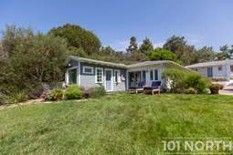 Beach House 15-61.jpg