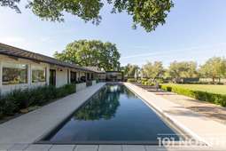 Farmhouse 01-149.jpg