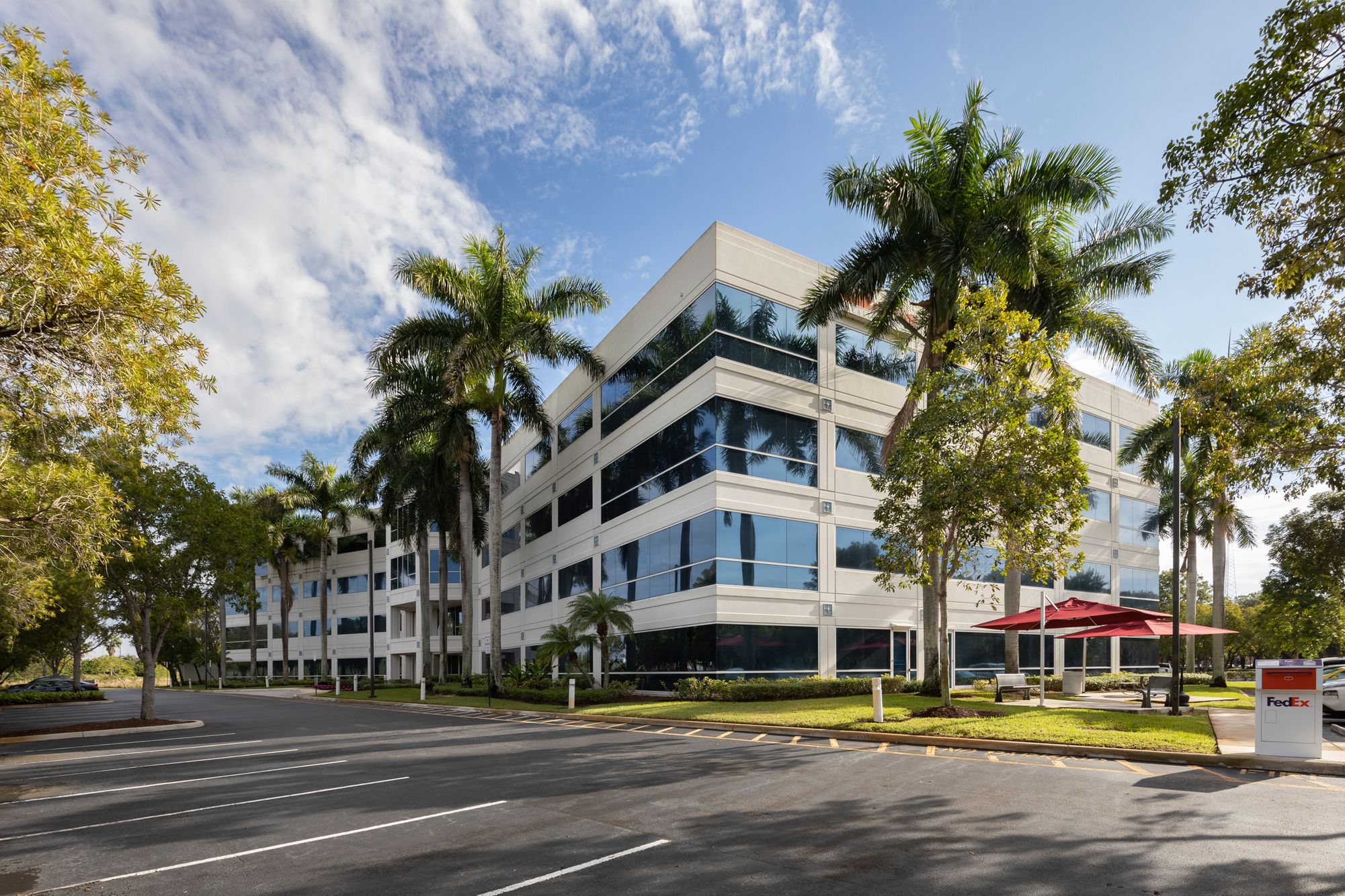 Sawgrass Corporate Pkway