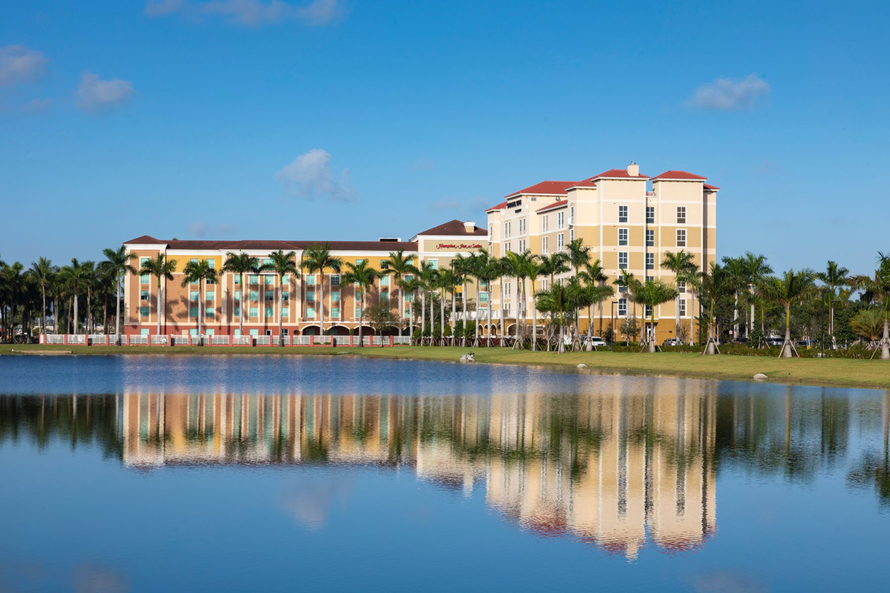 Hampton Inn & Suites