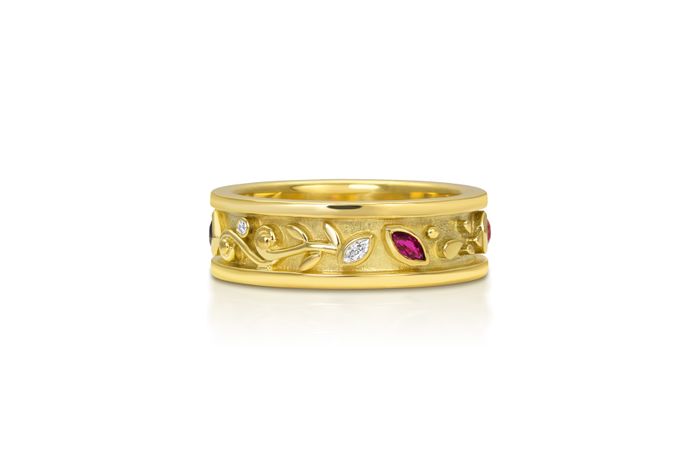 18k yellow gold, ruby, diamonds, sapphire. MEDIUM WIDTH PASSION RING