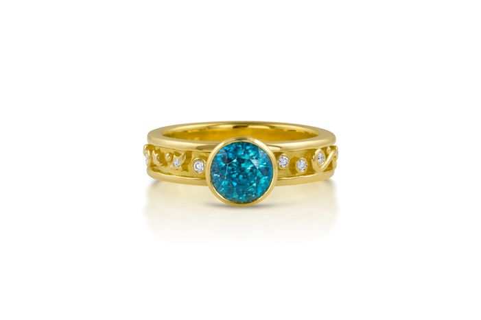 18k yellow gold, diamonds VS/F, 1.6 ct Blue Zircon, sizable BLUE ZIRKON PASSION RING