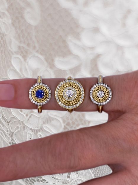 CIRCLE OF LIGHT RINGS